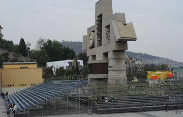 RENTA DE GRADAS PARA CARRERAS